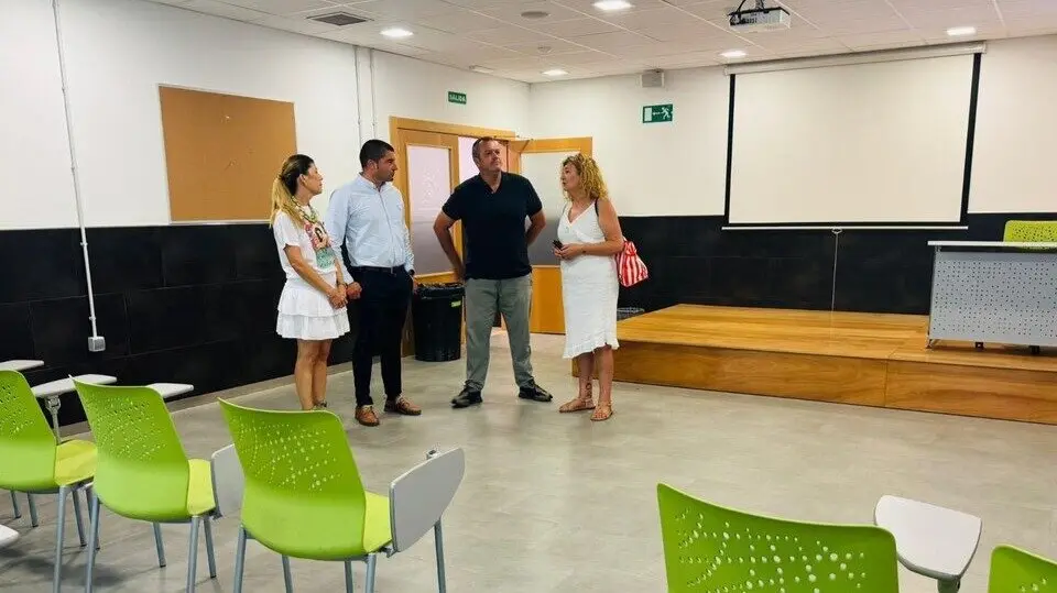 Visita a las instalaciones municipales del complejo deportivo Felipe VI. (CARM)
