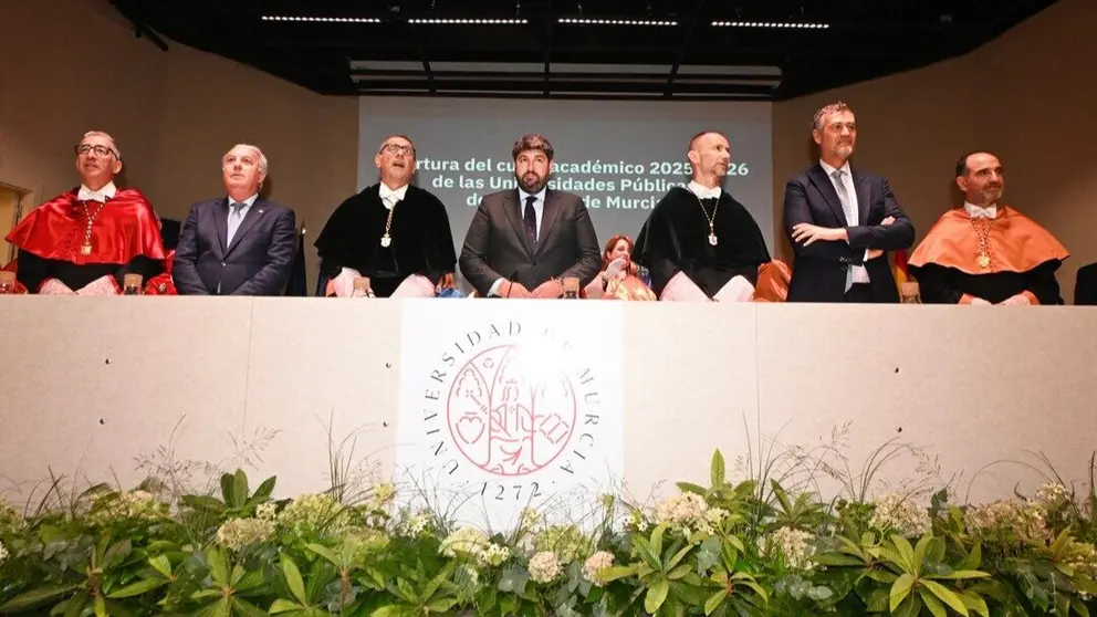 Imagen del acto de inauguraci&oacute;n del curso acad&eacute;mico. (CARM)