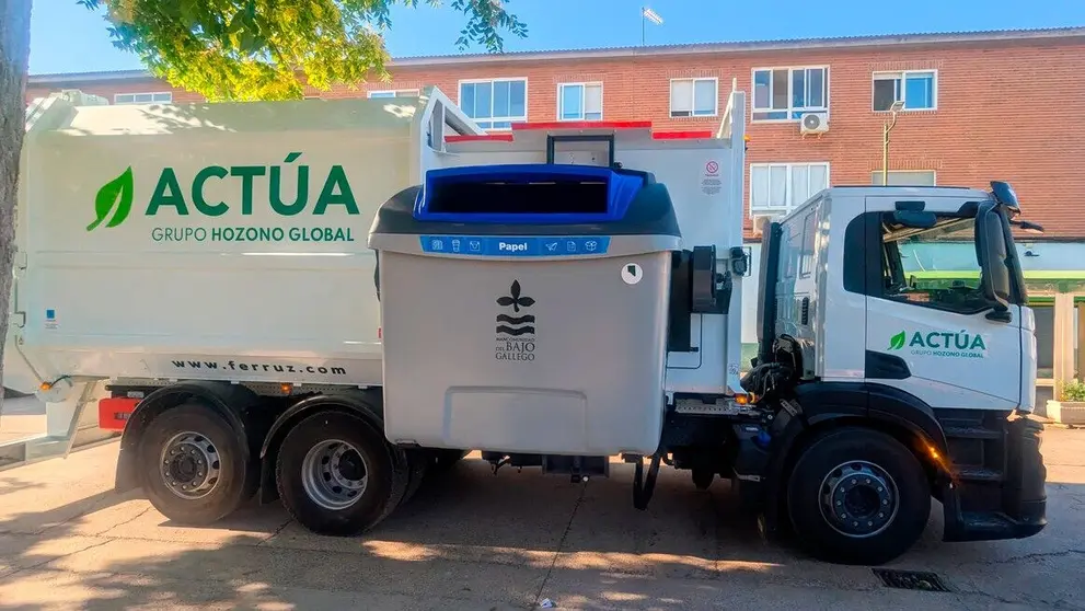 Un cami&oacute;n de Act&uacute;a trabajando en la Mancomunidad del Bajo G&aacute;llego. (Hozono Global)