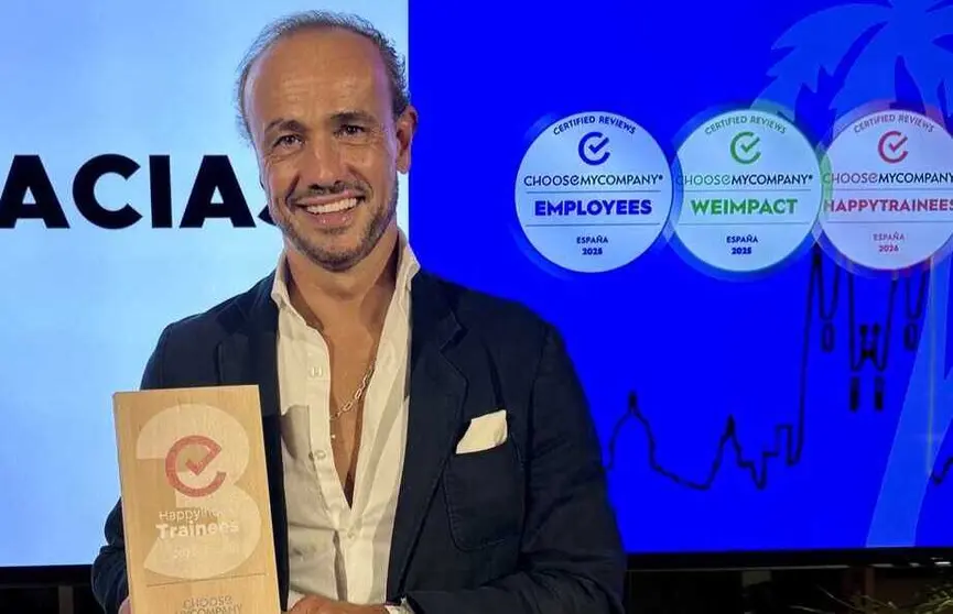 Imagen de Ignacio Soto, director de Personas y Desarrollo Corporativo del grupo, recogiendo el premio. (ESP Solutions)