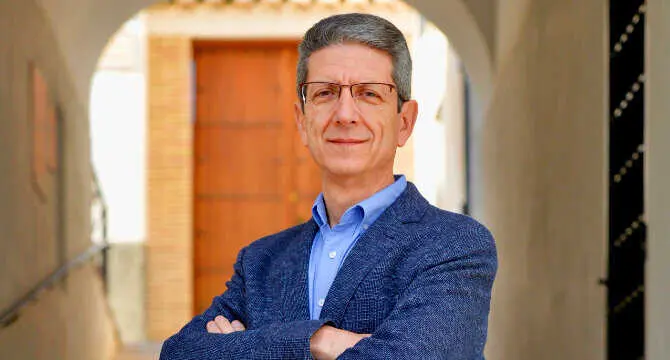 El presidente del Comit&eacute; Organizador del Congreso AEMARK 2025 y catedr&aacute;tico de la UMU,&nbsp;Salvador Ruiz de Maya. (UMU)