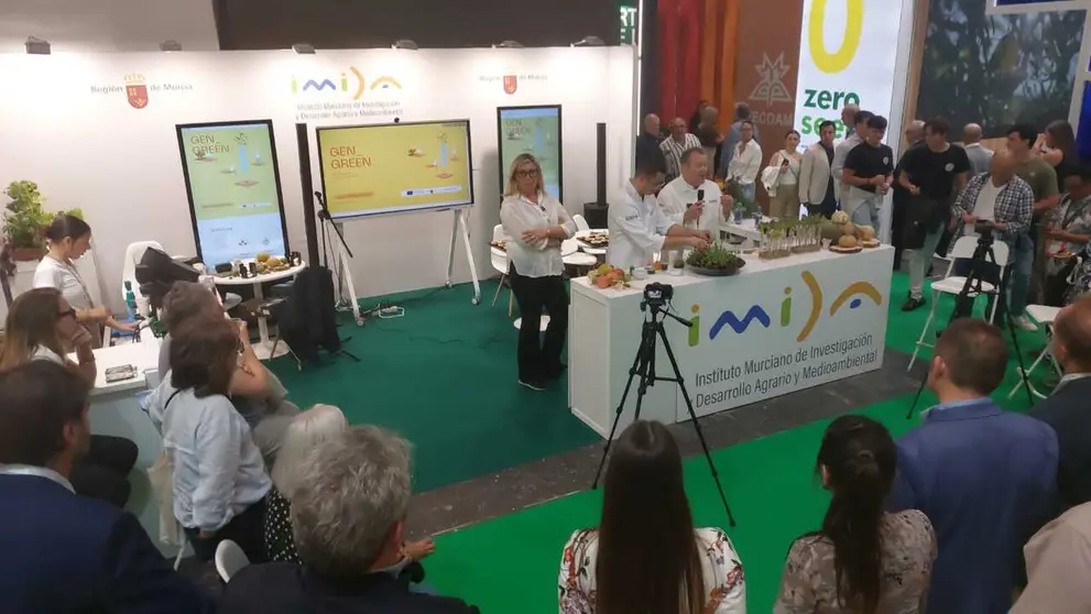 Presentaciones de las investigaciones del Imida en su estand de Fruit Attraction. (CARM)
