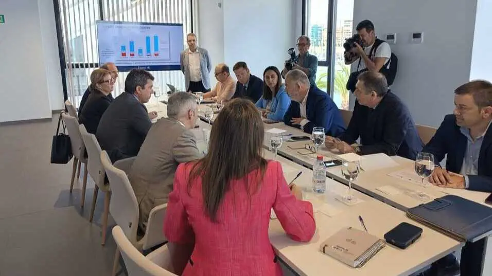 La consejera Sara Rubira durante la presentaci&oacute;n del informe sobre el Trasvase Tajo-Segura. (CARM)