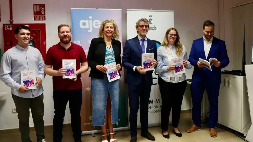 El consejero de Hacienda, Luis Alberto Mar&iacute;n, en la presentaci&oacute;n de la tercera edici&oacute;n de la Gu&iacute;a de Beneficios Fiscales que elabora la Agencia Tributaria de la Regi&oacute;n. (CARM)