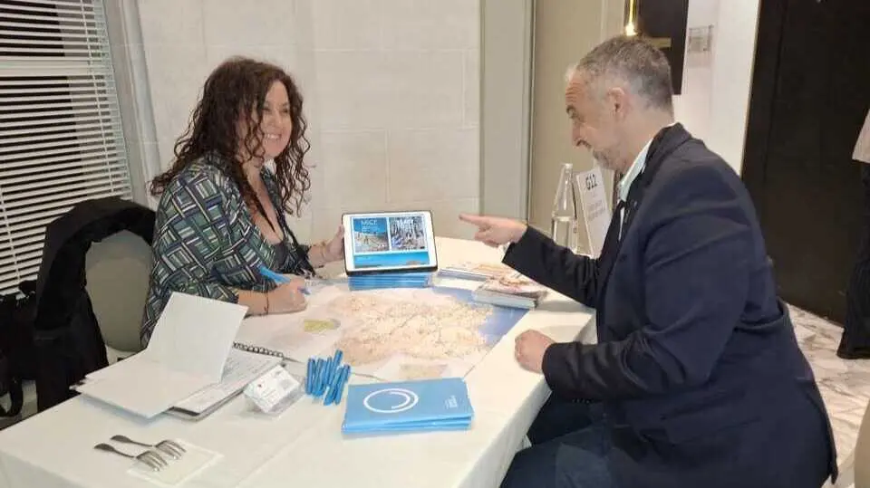 La delegaci&oacute;n del Itrem inform&oacute; a los visitantes del Sal&oacute;n Pure Spain de Par&iacute;s sobre la oferta de turismo MICE de la Regi&oacute;n. (CARM)