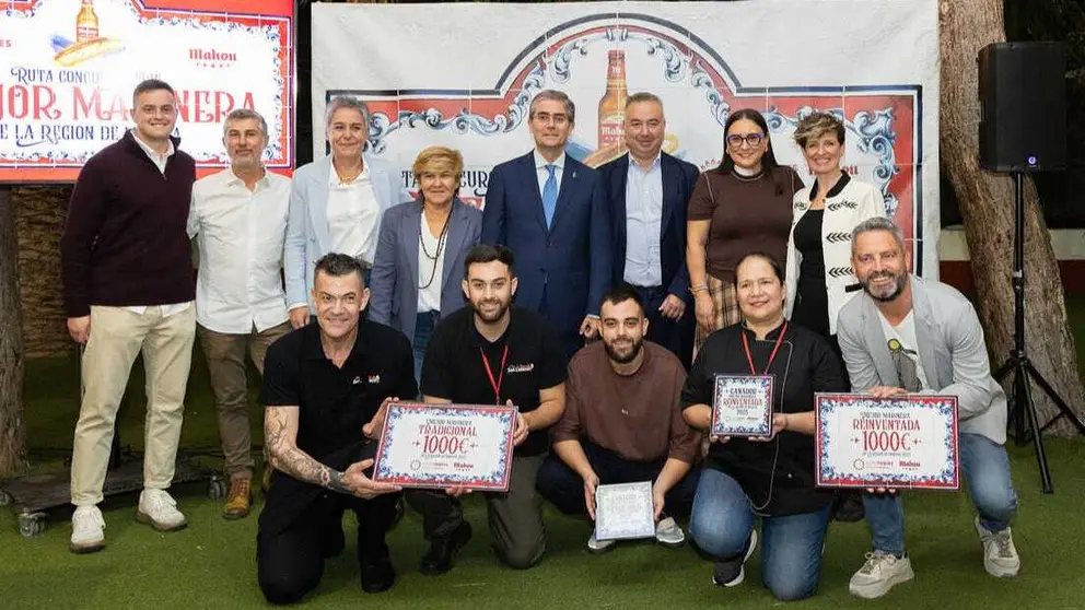 Foto de familia con los premiados. (Euro-Toques)