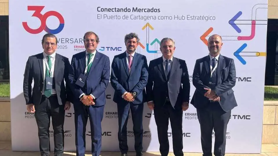 Imagen de familia en la jornada &lsquo;Conectando Mercados: El Puerto de Cartagena como Hub Estrat&eacute;gico&rsquo;. (CARM)