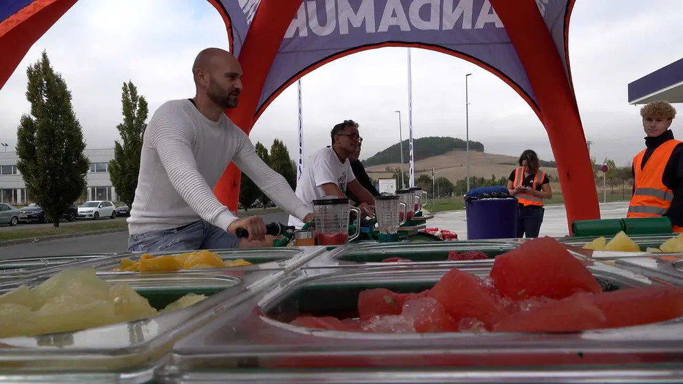 C&oacute;rner de fruta gratuita en un &aacute;rea de servicio de Andamur. (Andamur)