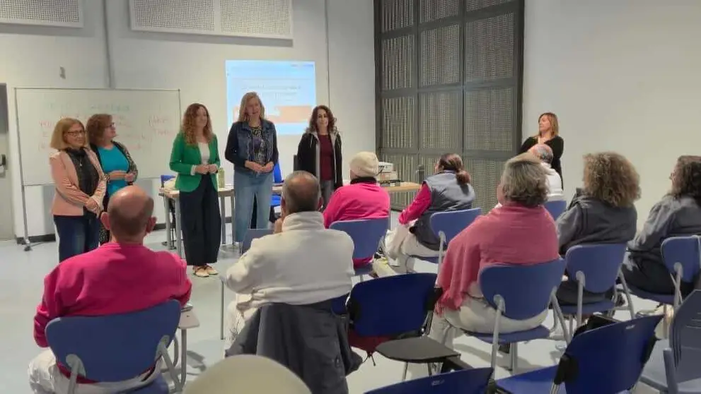 Imagen durante el taller. (Ayuntamiento de Murcia)