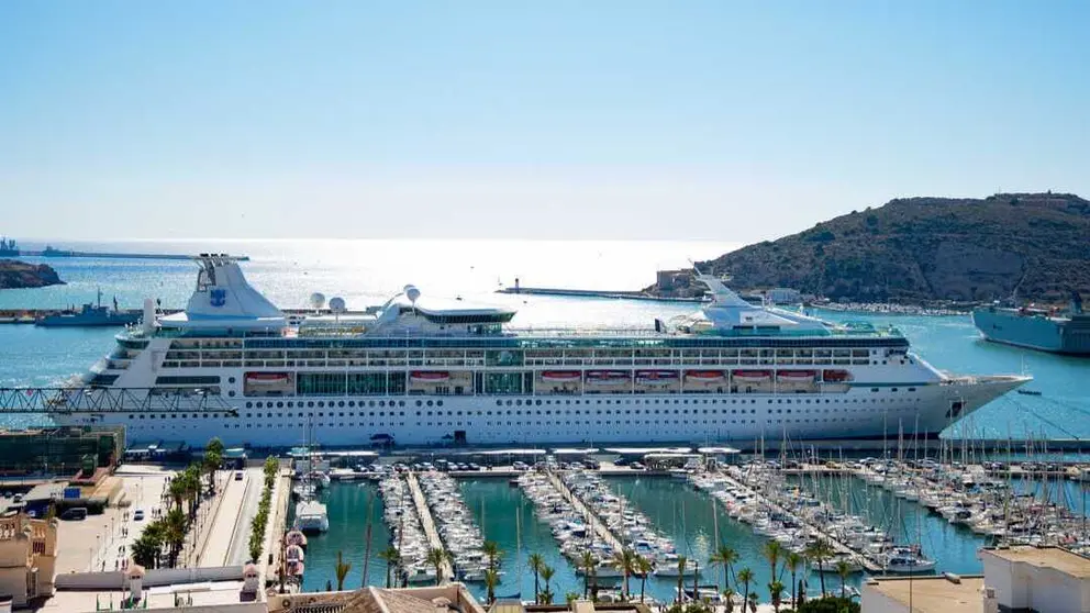 Crucero en el Puerto de Cartagena. (APC)
