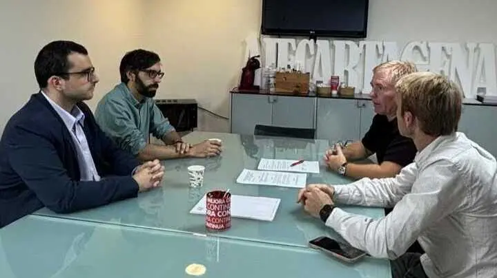 Reuni&oacute;n de ambas asociaciones. (AJE Cartagena)