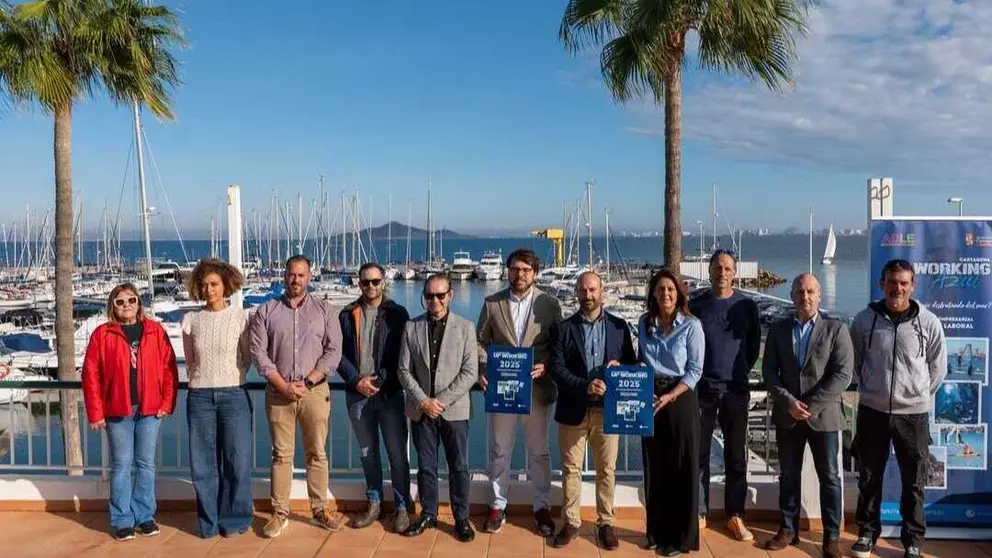 Foto de familia en la presentaci&oacute;n del evento. (Ayuntamiento de Cartagena)
