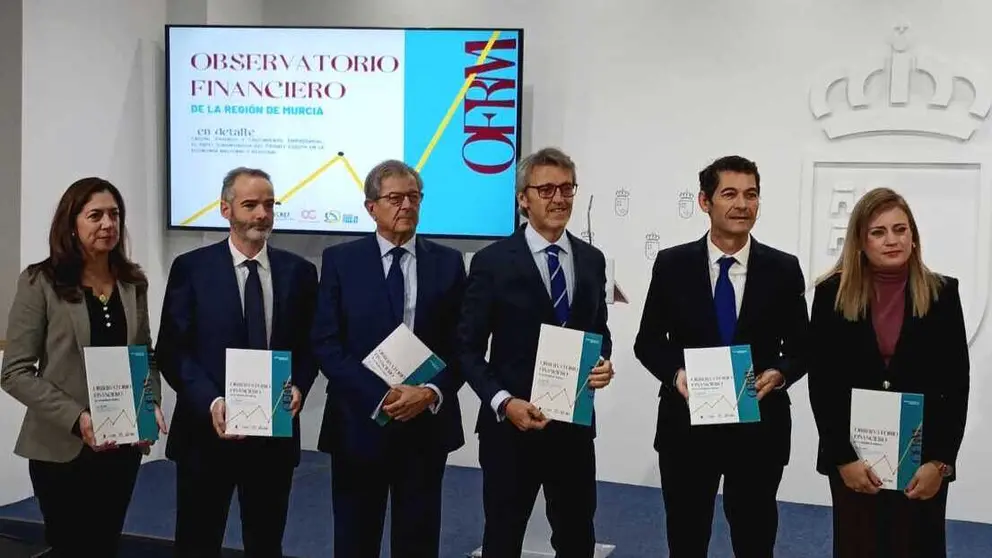 Un momento de la presentaci&oacute;n de la novena edici&oacute;n del Observatorio Financiero de la Regi&oacute;n. (CARM)
