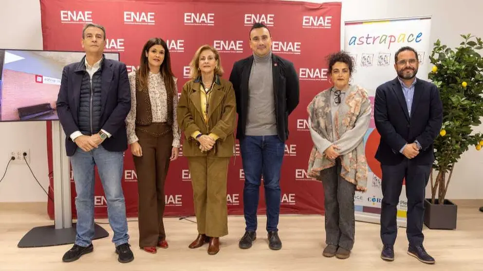 Presentaci&oacute;n de la 5&ordf; Edici&oacute;n del '&Aacute;rbol Solidario' de ENAE. (ENAE)
