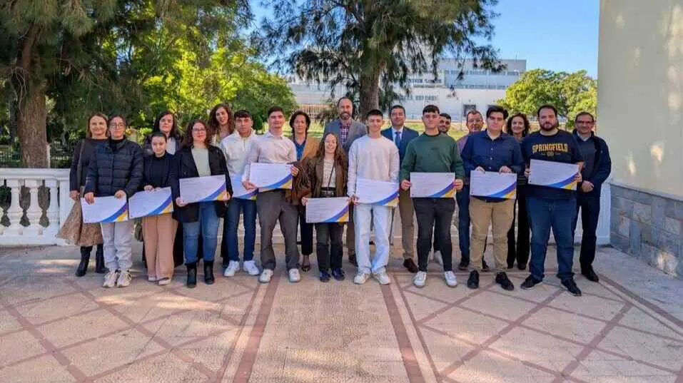 Entrega de las becas Sabic-FP. (CARM)