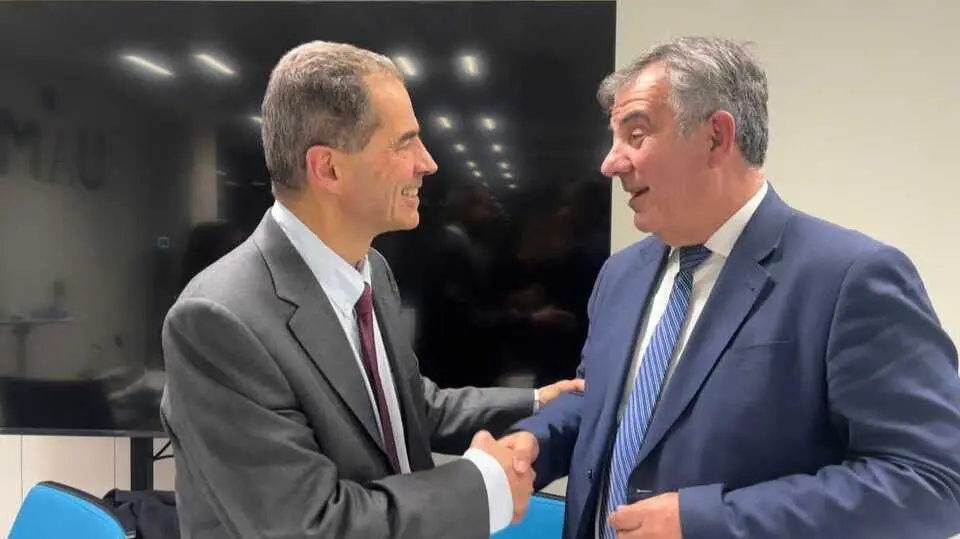El consejero de Investigaci&oacute;n, Juan Mar&iacute;a V&aacute;zquez, y el presidente del Grupo de expertos de la Comisi&oacute;n Europea encargado de la evaluaci&oacute;n de Horizonte Europea, Manuel Heitor. (CARM)