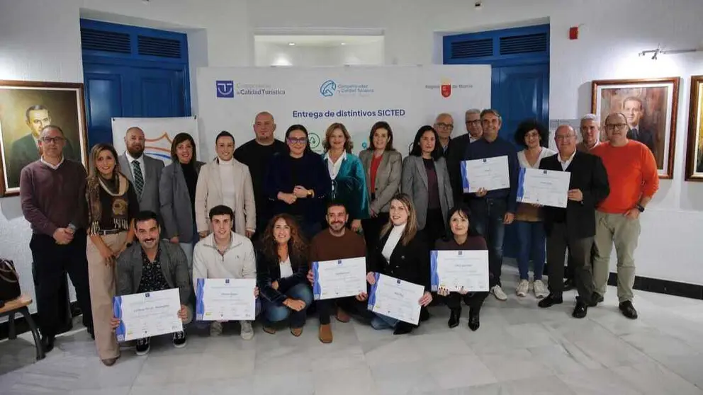 Imagen durante el acto de entrega del reconocimiento. (CARM)