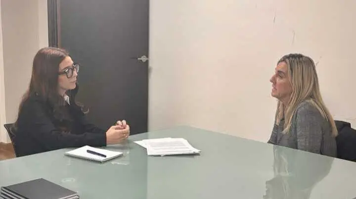 Imagen durante la firma del convenio. (AJE Cartagena)