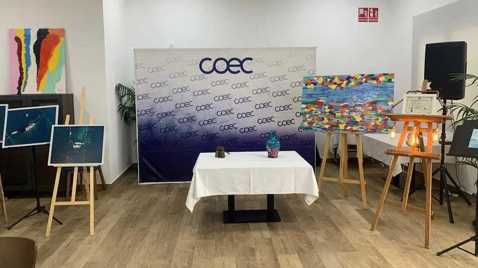 Subasta solidaria en la comida navide&ntilde;a de COEC. (COEC)
