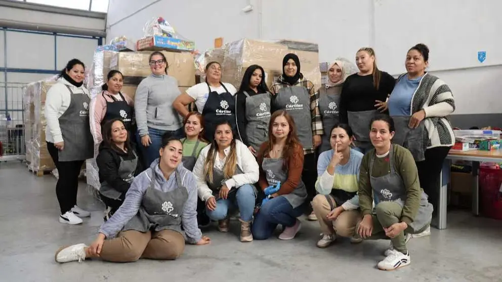 Foto de familia con participantes en la campa&ntilde;a. (Comunicalicante)