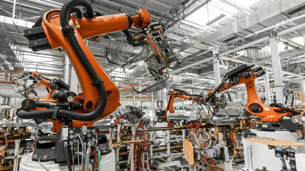 Imagen de una industria. (Freepik)