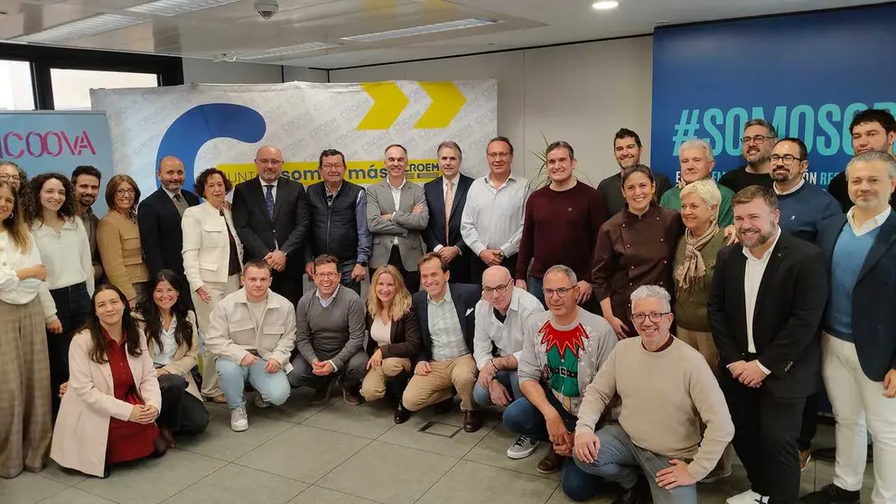 Foto de familia en la clausura del programa. (CROEM)