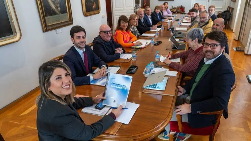 Imagen de la Junta de Gobierno Extraordinaria sobre los presupuestos 2026. (Ayuntamiento de Cartagena)
