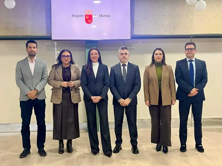 La consejera Carmen Conesa, con su equipo, en la presentaci&oacute;n del balance de 2025 ofrecido hoy.