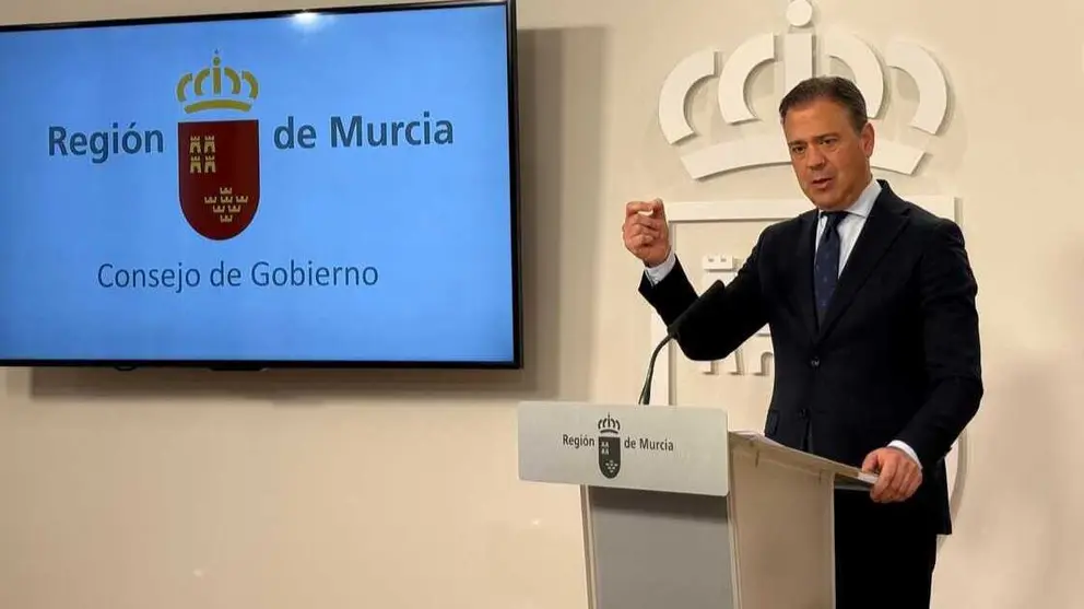 Imagen de archivo del consejero de Presidencia, Marcos Ortu&ntilde;o, en la rueda de prensa posterior al Consejo de Gobierno. (CARM)