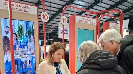 Mostrador regional en la feria Holiday World Show de Dubl&iacute;n. (CARM)