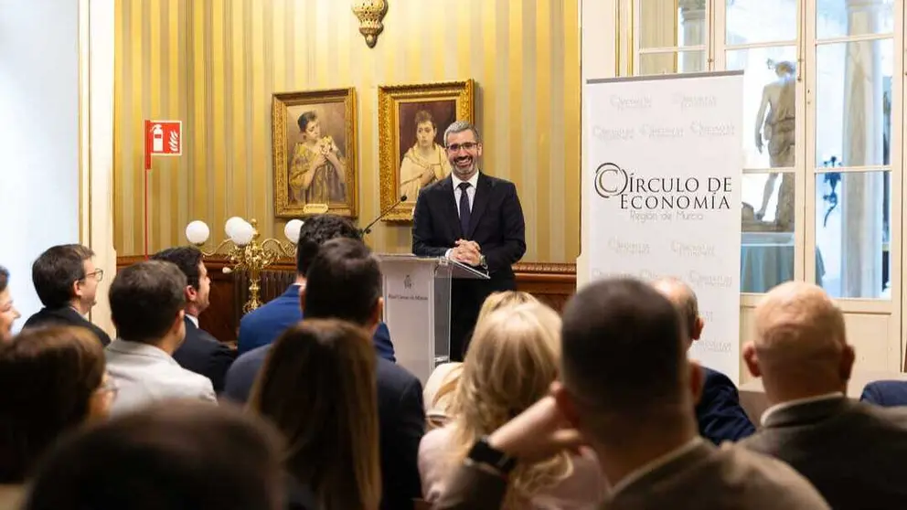 El delegado del Gobierno, Francisco Lucas, durante el desayuno informativo de el C&iacute;rculo de Econom&iacute;a. (Gob)