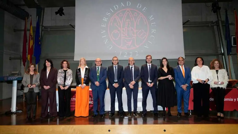 Nuevo equipo decanal de la Facultad de Econom&iacute;a y Empresa de la Universidad de Murcia. (UMU)