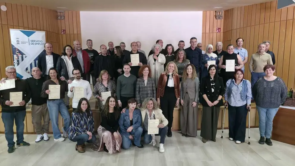Entrega de diplomas del programa municipal Mantenimiento de Edificios II. (Ayuntamiento de Murcia)