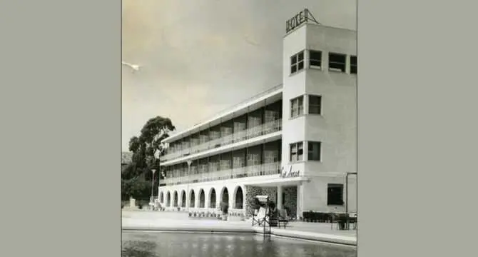 Imagen del antiguo hotel Los Arcos, antes de su reconversi&oacute;n en hospital.&nbsp;(CARM)