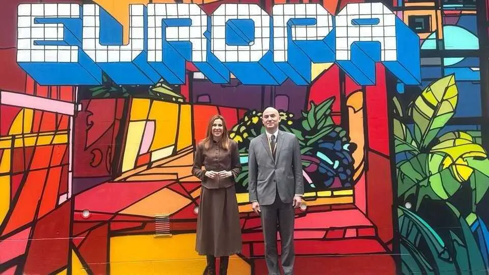 La consejera de Empresa, Empleo y Econom&iacute;a Social, Marisa L&oacute;pez Arag&oacute;n,&nbsp;junto con el consejero de Industria de la Representaci&oacute;n Permanente de Espa&ntilde;a en la Uni&oacute;n Europea, Gabriel Gal&aacute;n. (CARM)