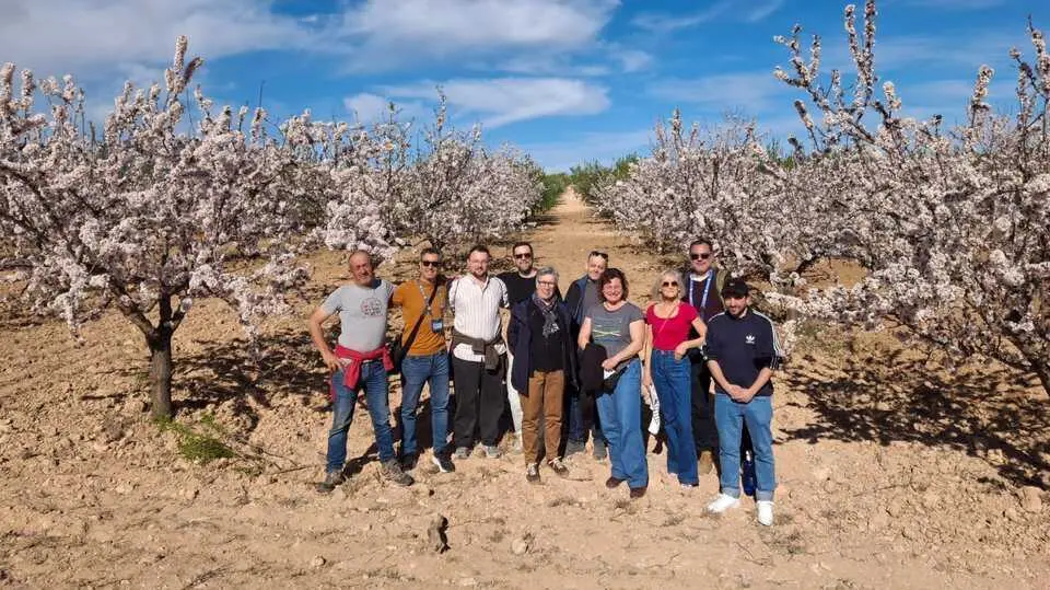 Un grupo de periodistas alemanes, que ha visitado la Regi&oacute;n de Murcia esta semana, ha conocido las floraciones de Mula y Cieza. (CARM)