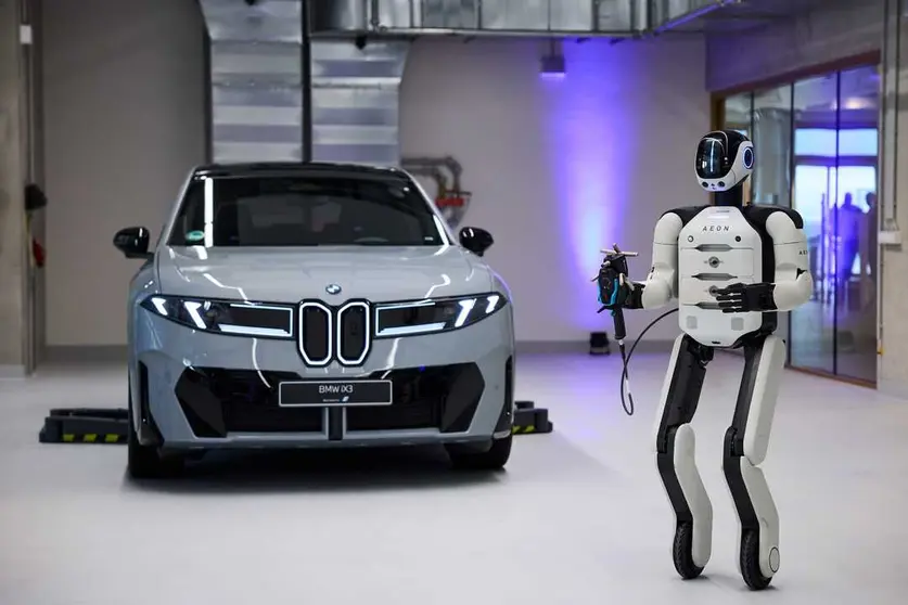 P90630991_lowRes_the-humanoid-robot-a