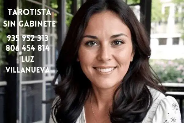 Tarot por Tel&eacute;fono con Luz Villanueva 935 952 313: La Mejor Alternativa a los Gabinetes en Espa&ntilde;a 2026