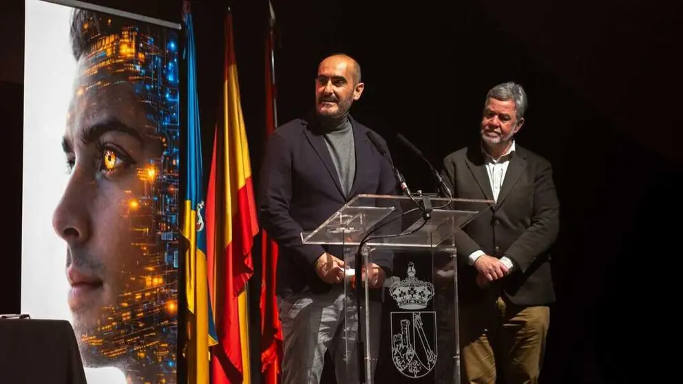 El fundador de BemyVega, Antonio S&aacute;nchez Kaiser, recibe el Premio Educaci&oacute;n Inclusiva en la segunda edici&oacute;n de los Premios Tecnolog&iacute;a Social de la Fundaci&oacute;n Tecnolog&iacute;a Social. (Agencia Weekend)