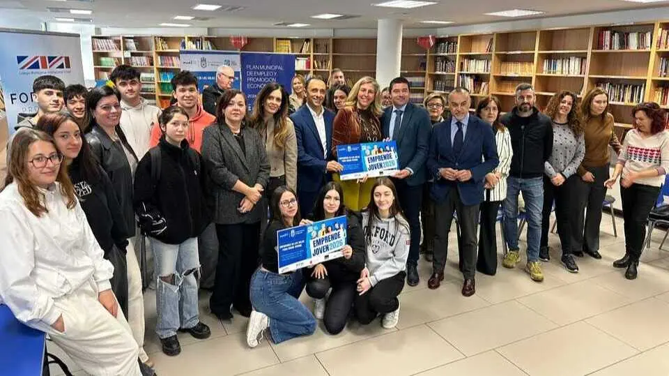 Presentaci&oacute;n de la cuarta edici&oacute;n del programa Emprende Joven. (Ayuntamiento de Murcia)