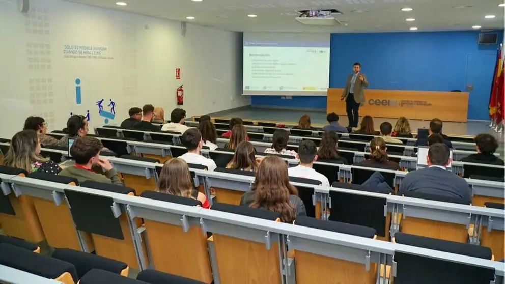 Un momento del GO!LAB de AJE. (AJE Regi&oacute;n de Murcia)
