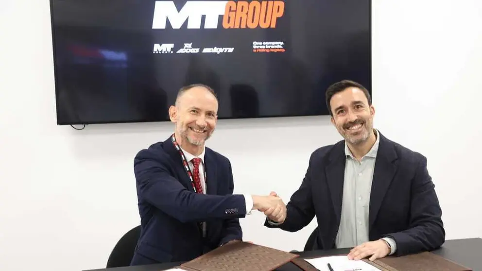 El rector de la UPCT, Mathieu Kessler, junto al CEO de MT Group, Iv&aacute;n Abad, en las instalaciones de la compa&ntilde;&iacute;a. (UPCT)