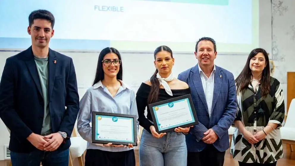 Entrega del reconocimiento a la Embajadora del A&ntilde;o en Murcia en el marco del Programa Somos FP. (Somos FP)