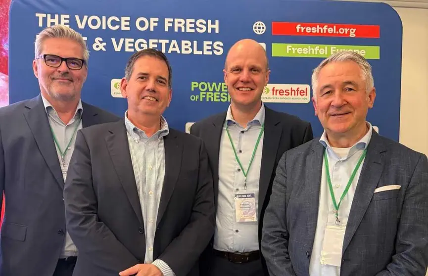De izquierda a derecha: Anders Lind (Coop Trading) tesorero, Jos&eacute; Antonio Garc&iacute;a (Ailimpo) vicepresidente 1&ordm;, Frederic Rossenau (Greenyard) presidente, Richard Schouten (Dutch Produce Centre) vicepresidente 2&ordm;. (Ailimpo)