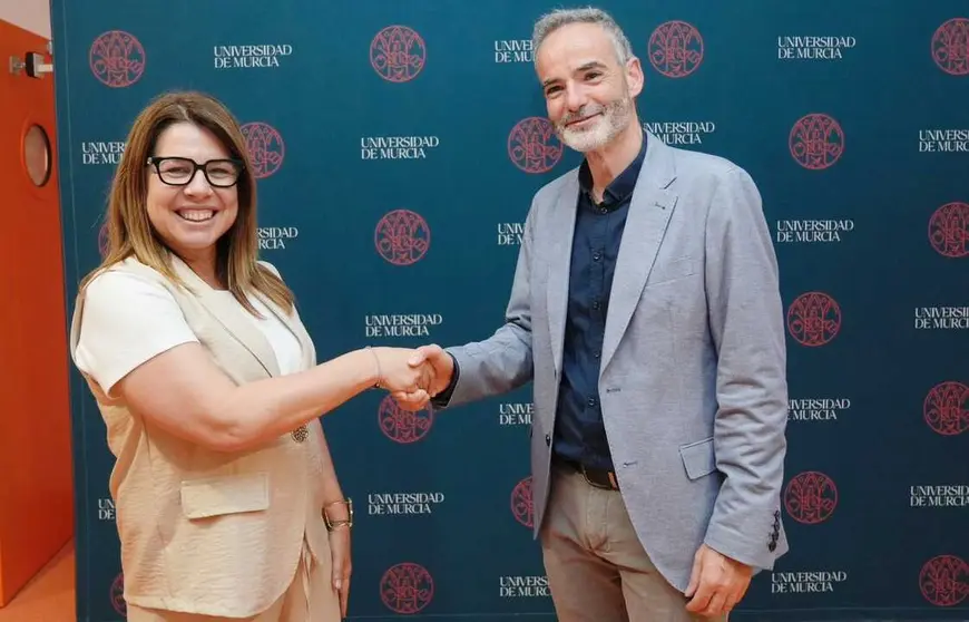 Alicia Rubio y Samuel Baixauli en el Edificio ESIUM del campus de Espinardo tras la finalizaci&oacute;n del escrutinio en la primera vuelta, (UMU)