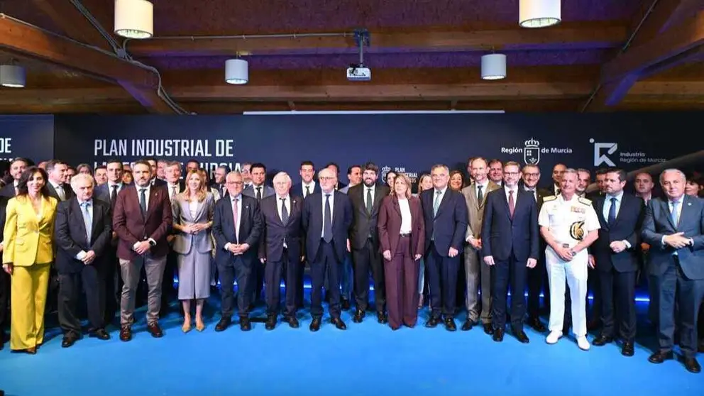 El jefe del Ejecutivo auton&oacute;mico, Fernando L&oacute;pez Miras, preside el acto de puesta en marcha del Plan Industrial de la Regi&oacute;n de Murcia 2026-2035. (CARM)