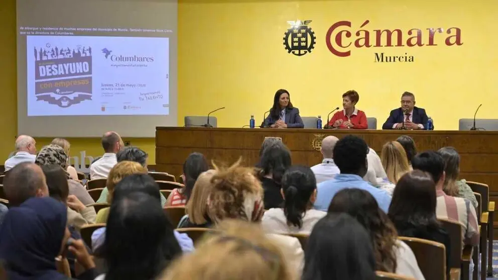 Un momento del VI Desayuno con Empresas de Columbares. (Columbares)