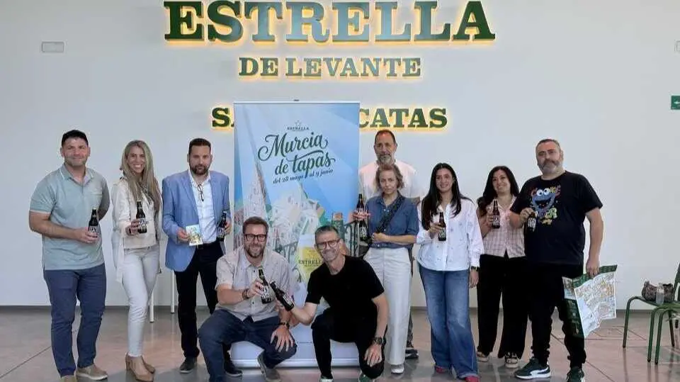 Presentaci&oacute;n de la nueva edici&oacute;n de 'Murcia de Tapas'. (Estrella de Levante)