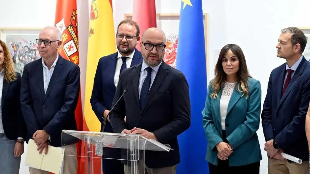 El concejal Jos&eacute; Francisco Mu&ntilde;oz hablando del nuevo modelo de transporte. (Ayuntamiento de Murcia)