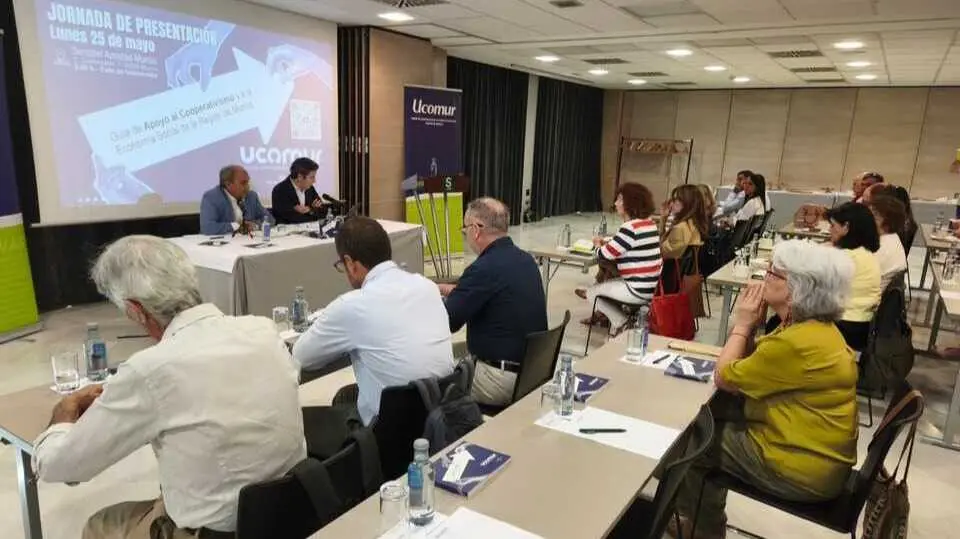 Jornada de la Gu&iacute;a de Apoyo al Cooperativismo y a la Econom&iacute;a Social en la Regi&oacute;n. (Ucomur)